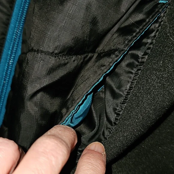 🩵Oakley Teal Blue and Black Jacket - Picture 4 of 7